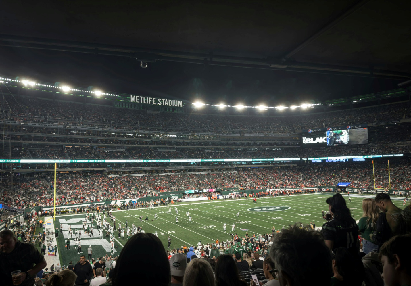 A football game at the Metlife stadium